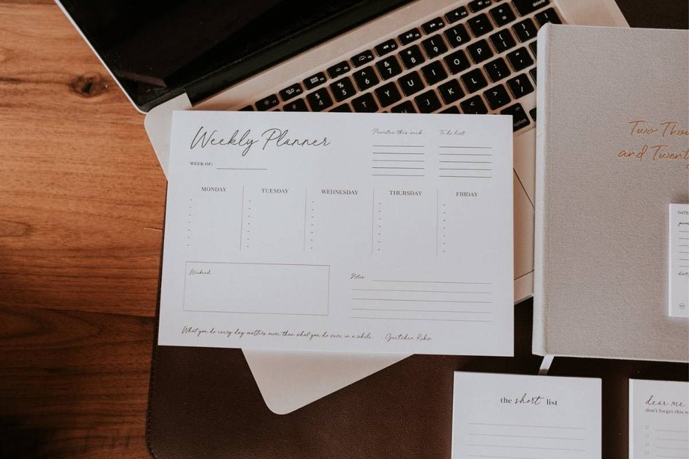 How To Organize A Weekly Planner - Wrinkle and Crease Paper Products