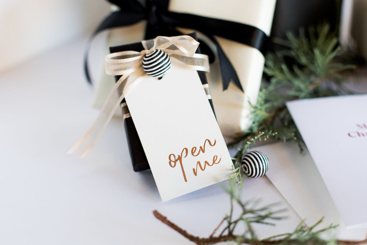 Holiday Gift Tag, Open Me